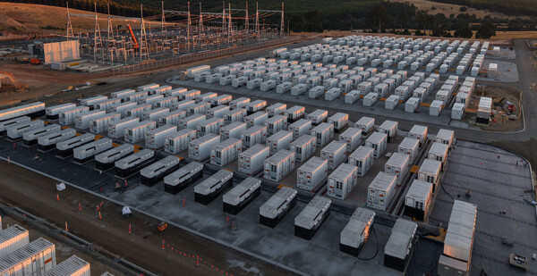 Aerial shot of battery units at Synergy's Collie Battery