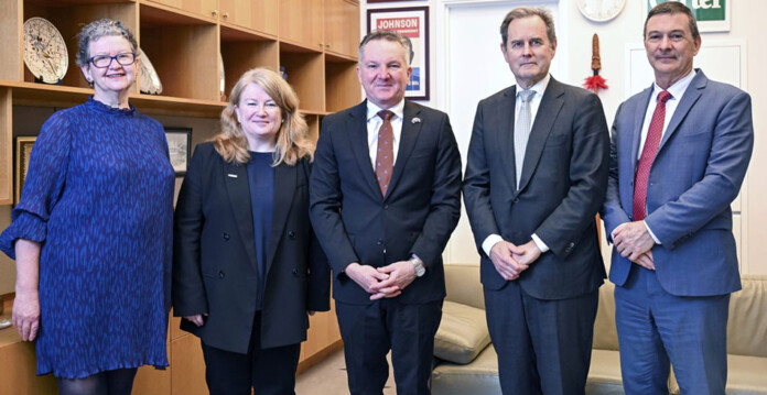 marinus-link-cefc Officials pose for photo in board room